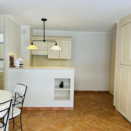 Confort Avec Clim Et Terrasse