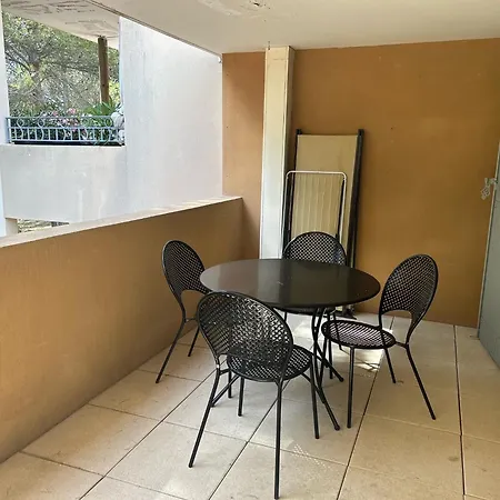 Confort Avec Clim Et Terrasse Saumane-de-Vaucluse